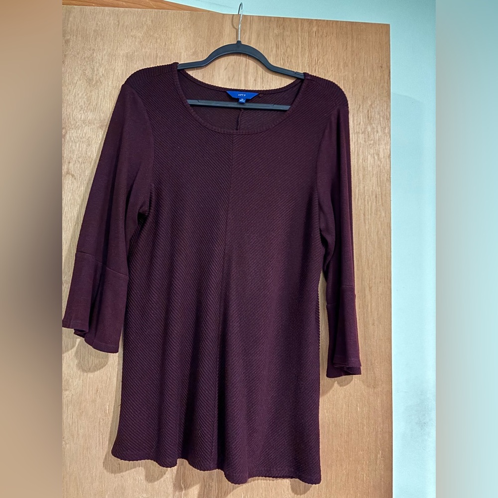 Woman’s Apt 9 Eggplant color sweater size XL